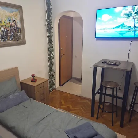 아파트 Three Vintage By Ndk And Vitosha Blvd With Free Parking 소피아